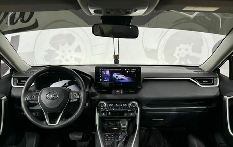 Toyota RAV4, 2024 год, 4 850 000 рублей, 9 фотография