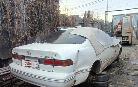 Toyota Camry, 1986 год, 200 000 рублей, 2 фотография