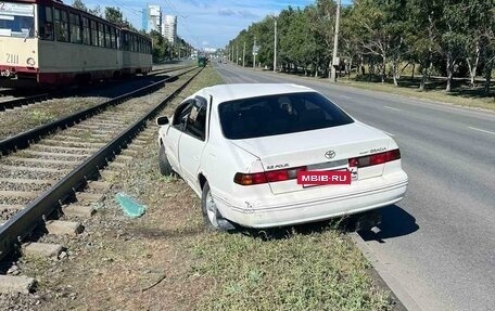 Toyota Camry, 1986 год, 200 000 рублей, 6 фотография