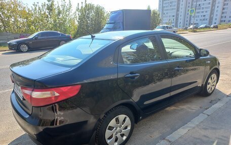 KIA Rio III рестайлинг, 2013 год, 1 000 000 рублей, 5 фотография