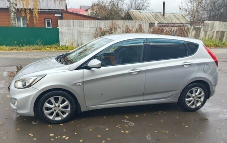 Hyundai Solaris II рестайлинг, 2011 год, 750 000 рублей, 2 фотография