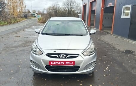 Hyundai Solaris II рестайлинг, 2011 год, 750 000 рублей, 5 фотография