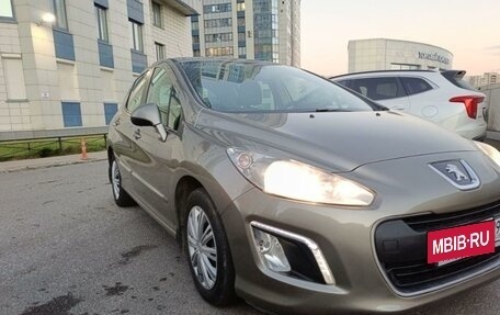 Peugeot 308 II, 2011 год, 890 000 рублей, 2 фотография