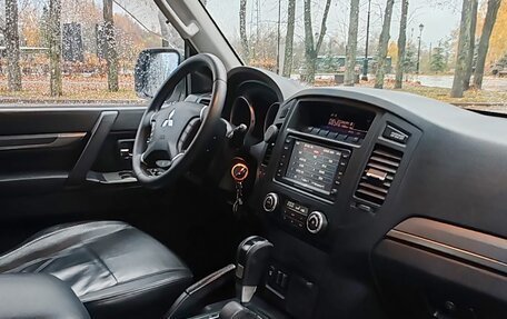 Mitsubishi Pajero IV, 2011 год, 2 150 000 рублей, 8 фотография