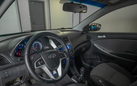 Hyundai Solaris II рестайлинг, 2013 год, 750 000 рублей, 12 фотография