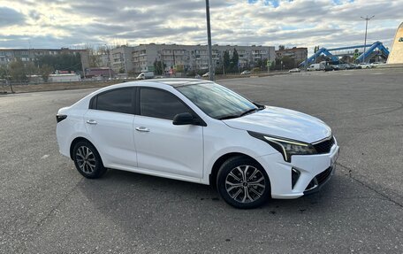 KIA Rio IV, 2021 год, 1 960 000 рублей, 1 фотография