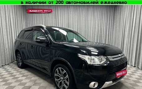 Mitsubishi Outlander III рестайлинг 3, 2014 год, 1 800 000 рублей, 1 фотография