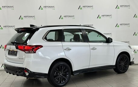 Mitsubishi Outlander III рестайлинг 3, 2022 год, 4 501 000 рублей, 3 фотография