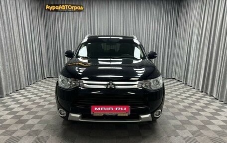 Mitsubishi Outlander III рестайлинг 3, 2014 год, 1 800 000 рублей, 5 фотография