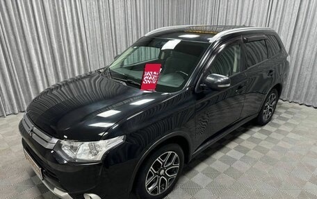 Mitsubishi Outlander III рестайлинг 3, 2014 год, 1 800 000 рублей, 9 фотография