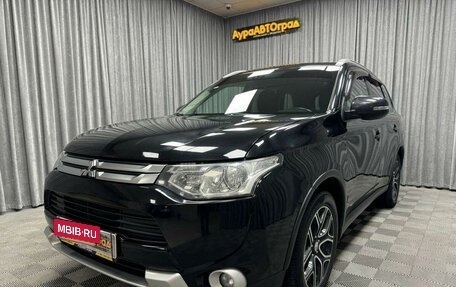 Mitsubishi Outlander III рестайлинг 3, 2014 год, 1 800 000 рублей, 7 фотография