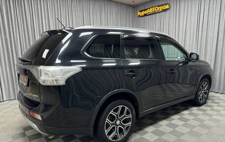 Mitsubishi Outlander III рестайлинг 3, 2014 год, 1 800 000 рублей, 18 фотография