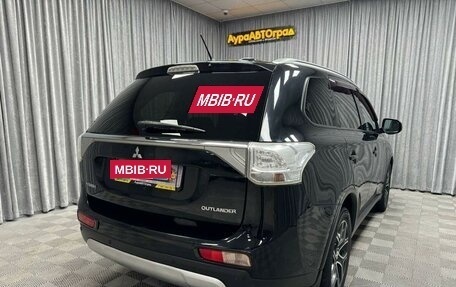 Mitsubishi Outlander III рестайлинг 3, 2014 год, 1 800 000 рублей, 16 фотография