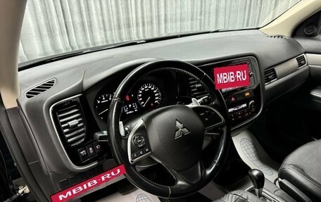 Mitsubishi Outlander III рестайлинг 3, 2014 год, 1 800 000 рублей, 24 фотография