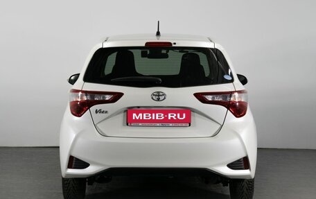 Toyota Vitz, 2019 год, 1 198 000 рублей, 4 фотография