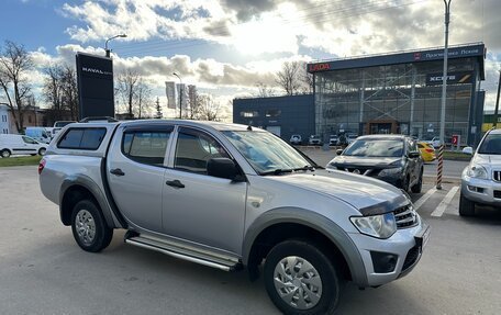 Mitsubishi L200 IV рестайлинг, 2011 год, 1 345 000 рублей, 4 фотография