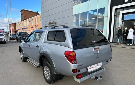 Mitsubishi L200 IV рестайлинг, 2011 год, 1 345 000 рублей, 8 фотография