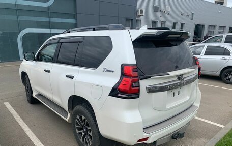 Toyota Land Cruiser Prado 150 рестайлинг 2, 2017 год, 4 860 000 рублей, 5 фотография