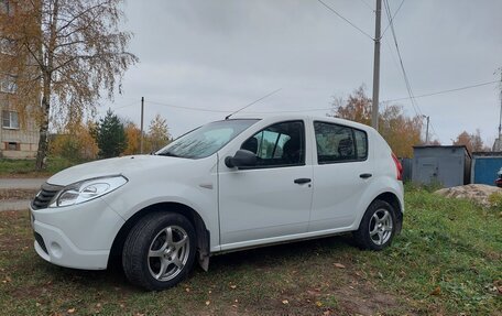 Renault Sandero I, 2014 год, 550 000 рублей, 2 фотография