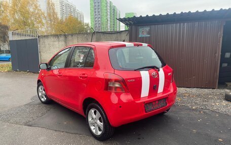 Toyota Yaris III рестайлинг, 2008 год, 680 000 рублей, 2 фотография