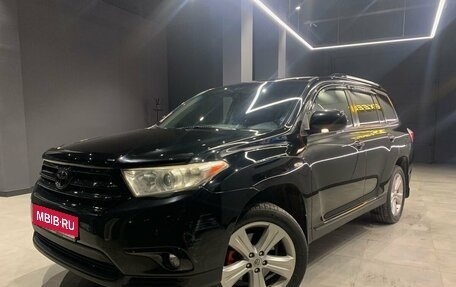 Toyota Highlander III, 2011 год, 2 100 000 рублей, 1 фотография