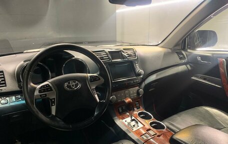 Toyota Highlander III, 2011 год, 2 100 000 рублей, 8 фотография