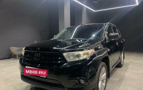 Toyota Highlander III, 2011 год, 2 100 000 рублей, 4 фотография