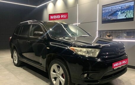 Toyota Highlander III, 2011 год, 2 100 000 рублей, 3 фотография