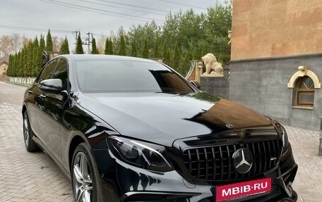 Mercedes-Benz E-Класс, 2019 год, 3 832 000 рублей, 1 фотография