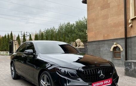 Mercedes-Benz E-Класс, 2019 год, 3 832 000 рублей, 4 фотография