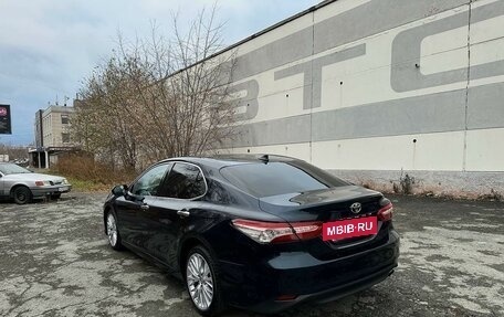 Toyota Camry, 2019 год, 3 070 000 рублей, 6 фотография