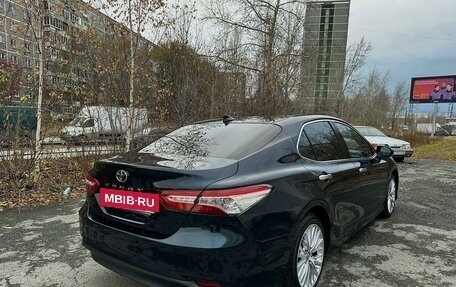 Toyota Camry, 2019 год, 3 070 000 рублей, 7 фотография