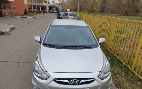 Hyundai Solaris II рестайлинг, 2012 год, 1 390 000 рублей, 2 фотография