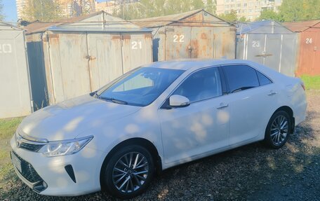 Toyota Camry, 2016 год, 2 600 000 рублей, 2 фотография