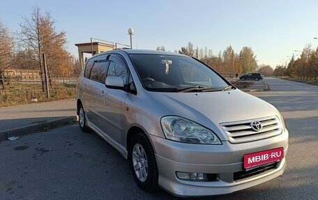 Toyota Ipsum II, 2001 год, 830 000 рублей, 1 фотография