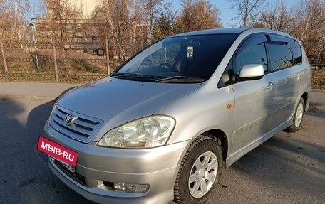 Toyota Ipsum II, 2001 год, 830 000 рублей, 3 фотография