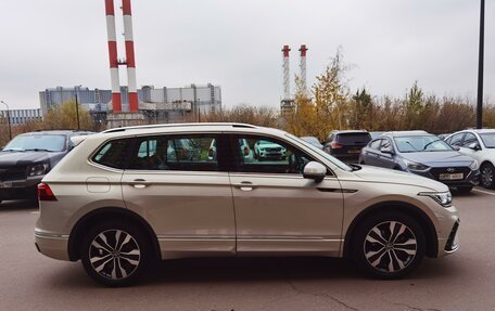 Volkswagen Tiguan II, 2021 год, 3 900 000 рублей, 4 фотография