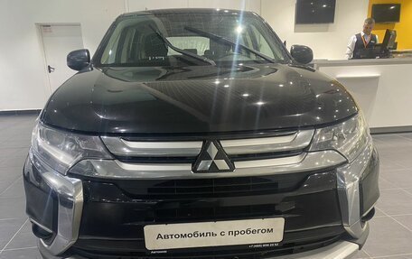 Mitsubishi Outlander III рестайлинг 3, 2016 год, 2 040 000 рублей, 2 фотография