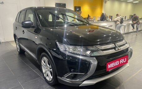 Mitsubishi Outlander III рестайлинг 3, 2016 год, 2 040 000 рублей, 3 фотография