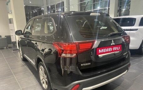 Mitsubishi Outlander III рестайлинг 3, 2016 год, 2 040 000 рублей, 8 фотография