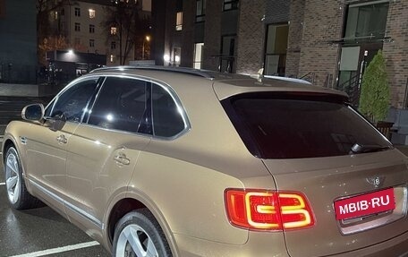 Bentley Bentayga I, 2015 год, 11 250 000 рублей, 6 фотография