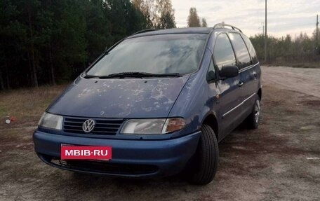 Volkswagen Sharan I рестайлинг, 1997 год, 250 000 рублей, 1 фотография