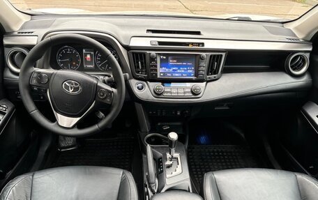 Toyota RAV4, 2016 год, 2 099 999 рублей, 8 фотография