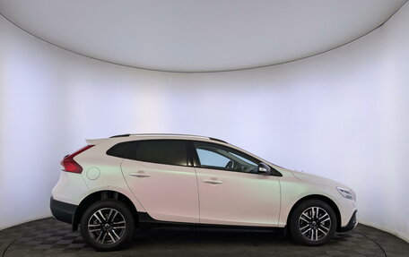 Volvo V40 II рестайлинг, 2019 год, 2 695 000 рублей, 4 фотография