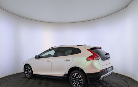 Volvo V40 II рестайлинг, 2019 год, 2 695 000 рублей, 7 фотография