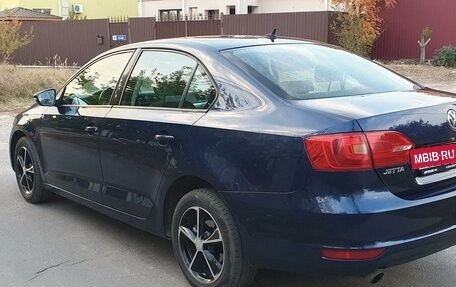 Volkswagen Jetta VI, 2013 год, 900 000 рублей, 3 фотография