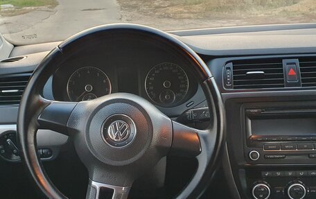 Volkswagen Jetta VI, 2013 год, 900 000 рублей, 9 фотография