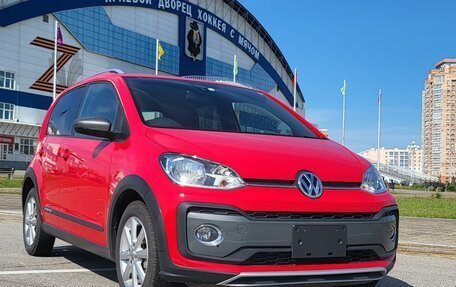 Volkswagen up! I рестайлинг, 2019 год, 1 000 000 рублей, 12 фотография