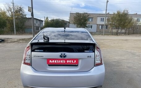 Toyota Prius, 2012 год, 895 000 рублей, 2 фотография