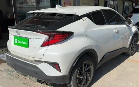 Toyota C-HR I рестайлинг, 2021 год, 2 140 000 рублей, 4 фотография